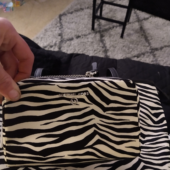 Purses - Picture 3 of 7